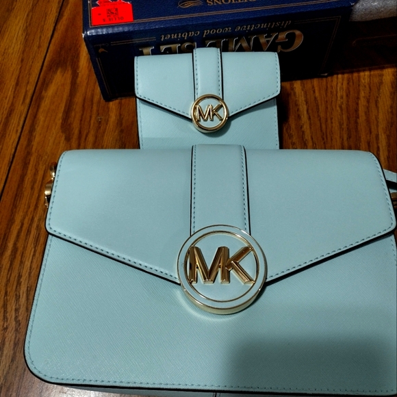 Michael kors pocketbook and wallet - Picture 2 of 2